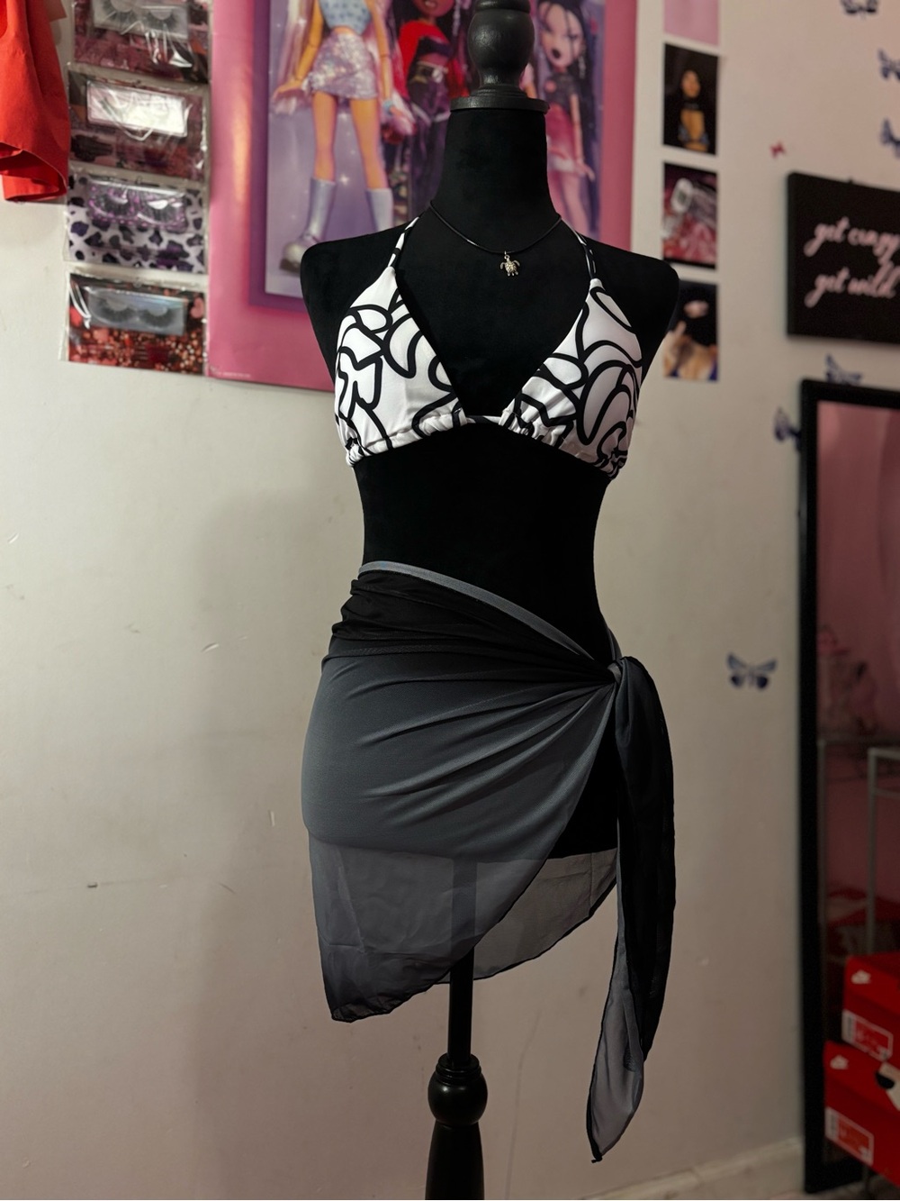 Brand New Black & White Bikini Top and Skirt Set🖤perfect for a day at the beach